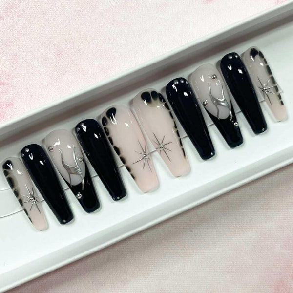 Load image into Gallery viewer, "Moonlight Medusa"