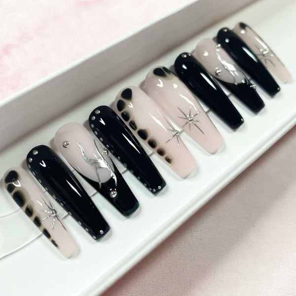 Load image into Gallery viewer, "Moonlight Medusa"