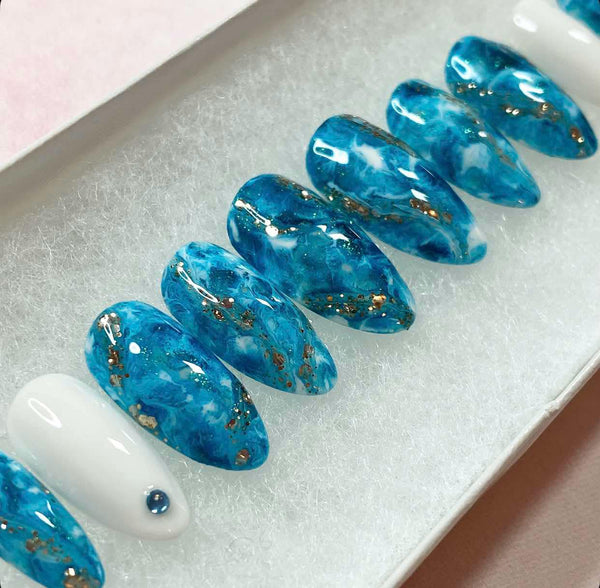 Load image into Gallery viewer, "Aqua Aura"