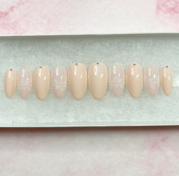 Load image into Gallery viewer, "Délicatesse"