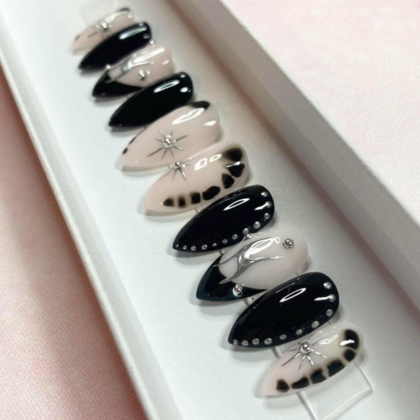 Load image into Gallery viewer, "Moonlight Medusa"