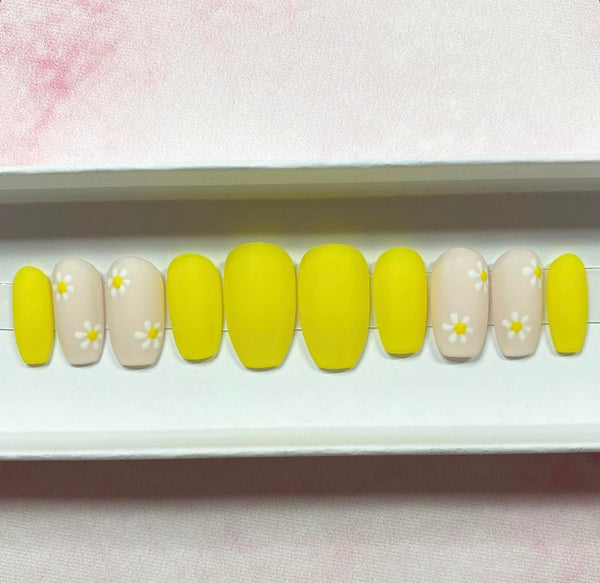 Load image into Gallery viewer, "Sunshine & Daisies"