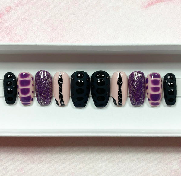 Load image into Gallery viewer, "Slither"