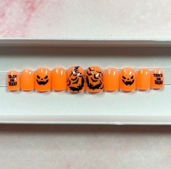 Load image into Gallery viewer, "Trick Or Treat" Glow In The Dark