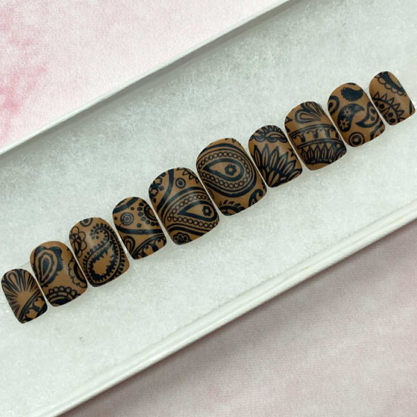 Load image into Gallery viewer, "Paisley Spice"