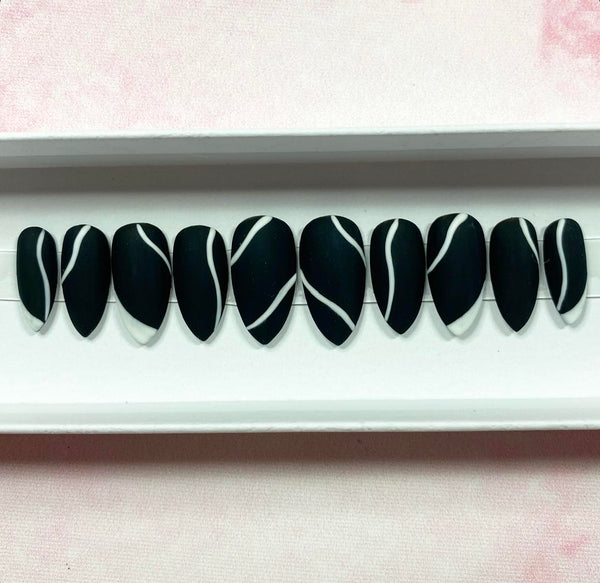 Load image into Gallery viewer, "Chic Feels"