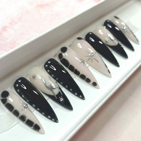 Load image into Gallery viewer, "Moonlight Medusa"