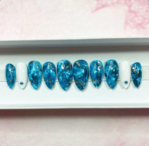 Load image into Gallery viewer, "Aqua Aura"