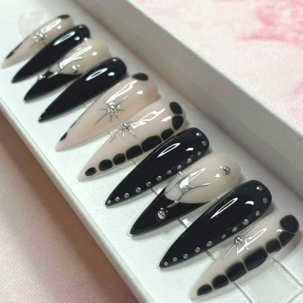 Load image into Gallery viewer, "Moonlight Medusa"