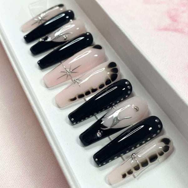 Load image into Gallery viewer, "Moonlight Medusa"