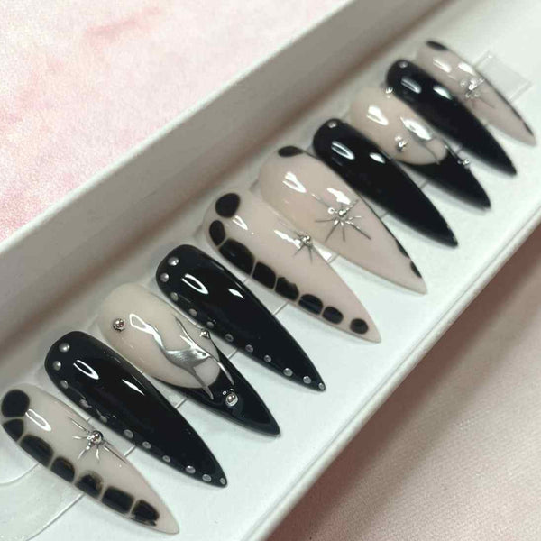 Load image into Gallery viewer, "Moonlight Medusa"