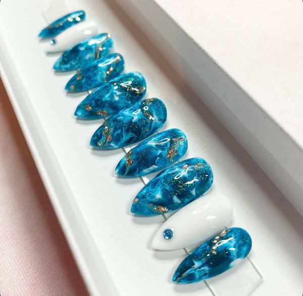 Load image into Gallery viewer, "Aqua Aura"