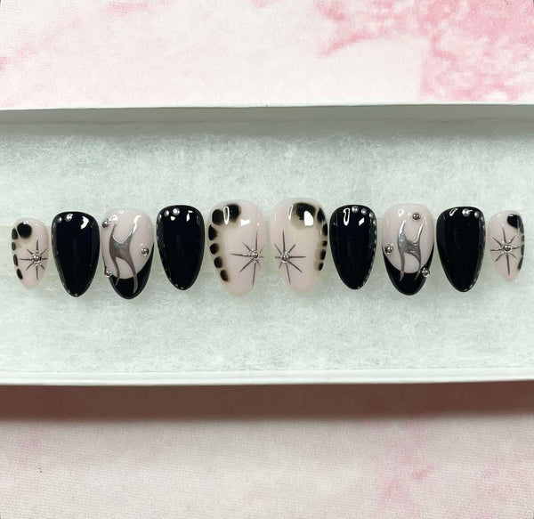 Load image into Gallery viewer, "Moonlight Medusa"