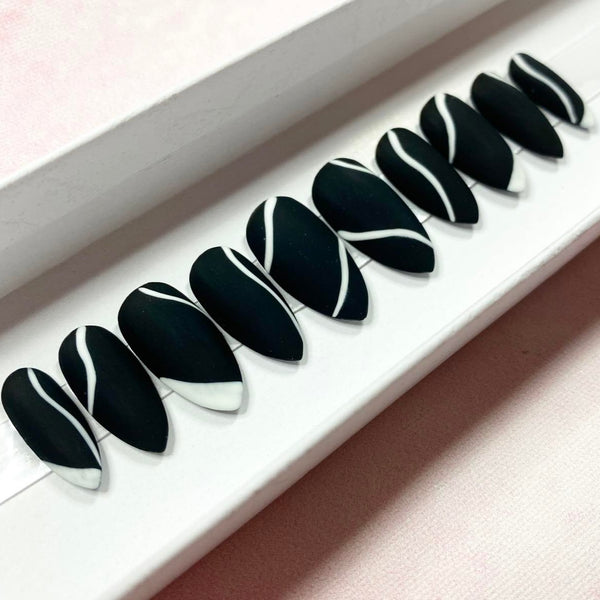 Load image into Gallery viewer, "Chic Feels"