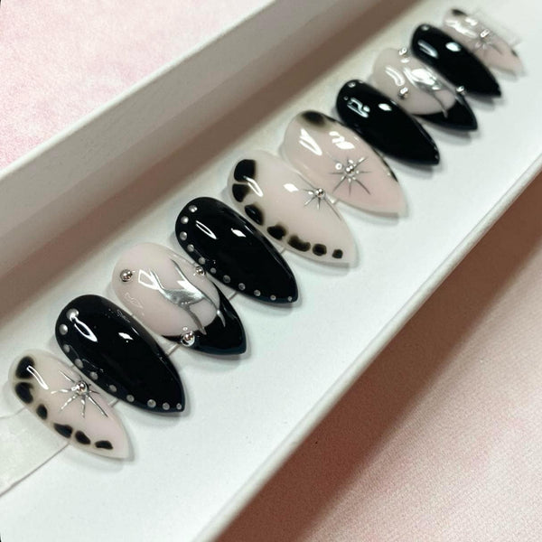 Load image into Gallery viewer, "Moonlight Medusa"