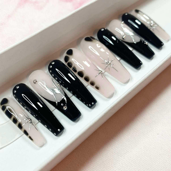 Load image into Gallery viewer, "Moonlight Medusa"