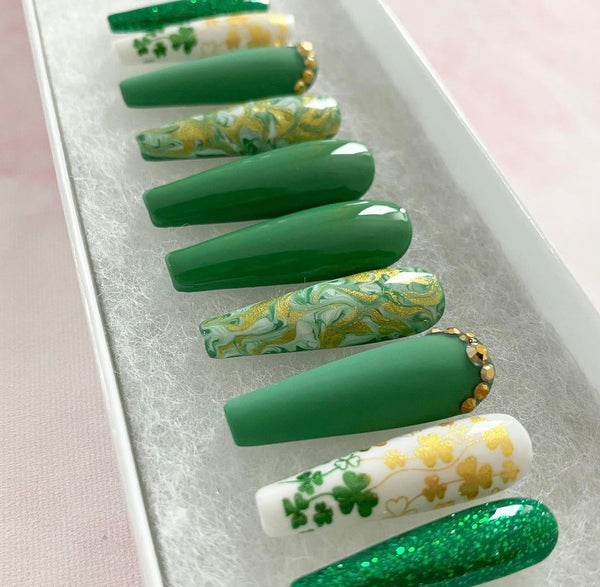 Load image into Gallery viewer, "Give Me Gold & Emerald" St Patrick's Day Design - illuminatebyliana
