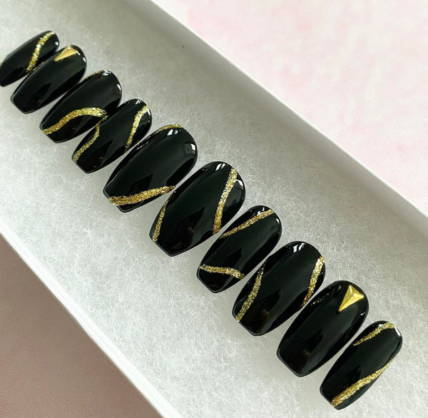 Load image into Gallery viewer, "Glitter At Midnight" - illuminatebyliana