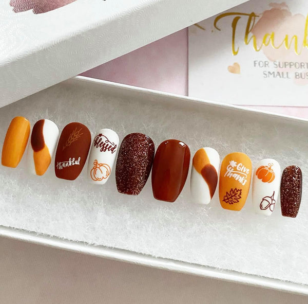 Load image into Gallery viewer, "What Are You Grateful For?" Fall Autumn Nails - illuminatebyliana