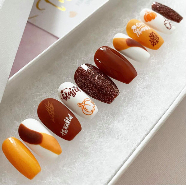 Load image into Gallery viewer, "What Are You Grateful For?" Fall Autumn Nails - illuminatebyliana