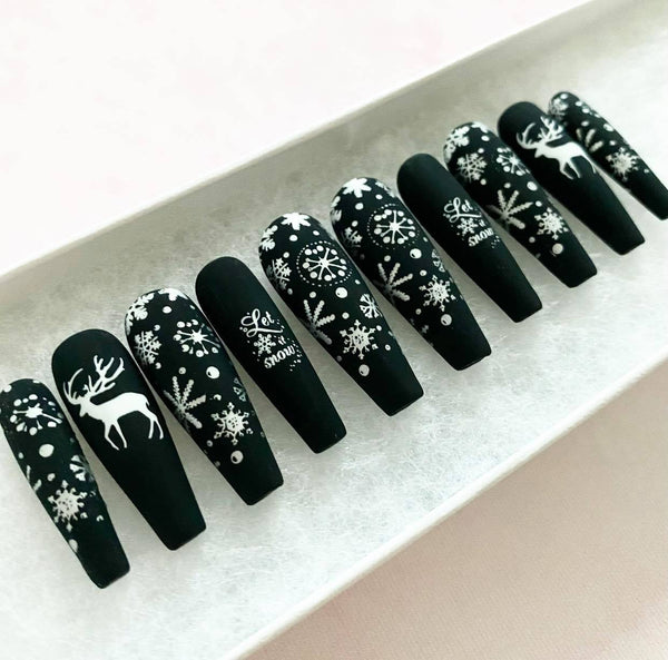 Load image into Gallery viewer, "Is It Midnight Yet?" Christmas Holiday Nails - illuminatebyliana