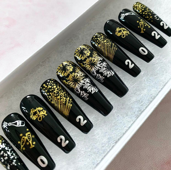 Load image into Gallery viewer, "Midnight Kiss" New Year Holiday Nails - illuminatebyliana
