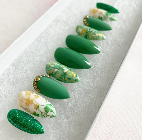 Load image into Gallery viewer, "Give Me Gold & Emerald" St Patrick's Day Design - illuminatebyliana