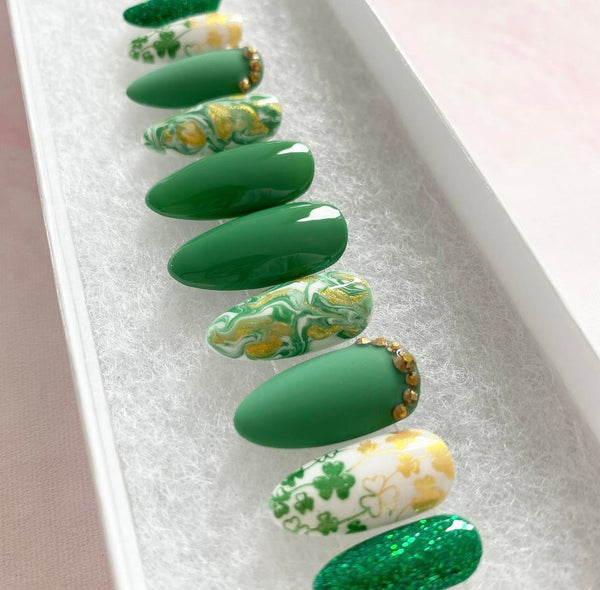 Load image into Gallery viewer, "Give Me Gold & Emerald" St Patrick's Day Design - illuminatebyliana