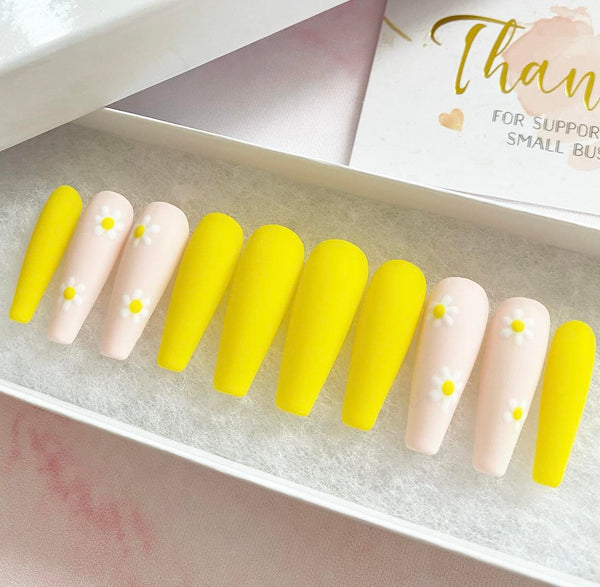 Load image into Gallery viewer, "Sunshine & Daisies" - illuminatebyliana