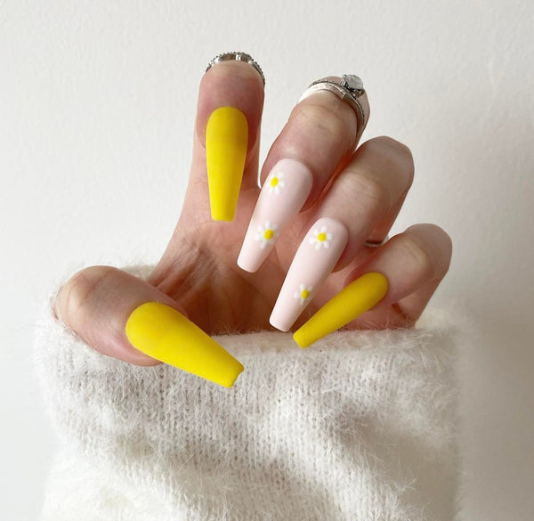 Load image into Gallery viewer, "Sunshine & Daisies" - illuminatebyliana