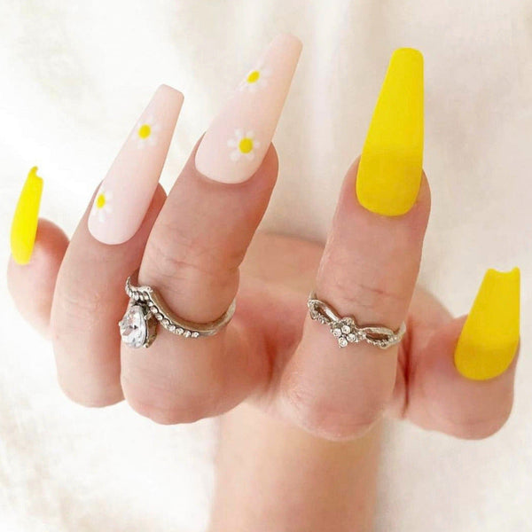 Load image into Gallery viewer, "Sunshine & Daisies" - illuminatebyliana