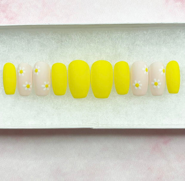 Load image into Gallery viewer, "Sunshine & Daisies"