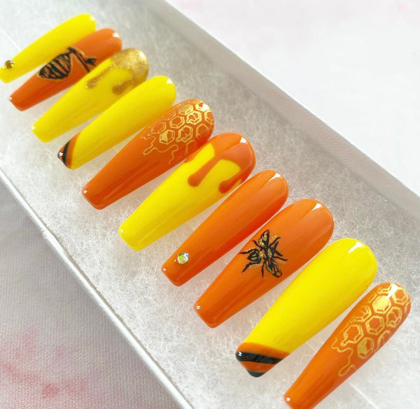 Load image into Gallery viewer, "Buzzing Sweetness"