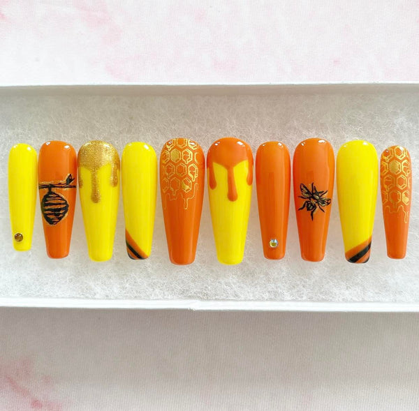 Load image into Gallery viewer, "Buzzing Sweetness"