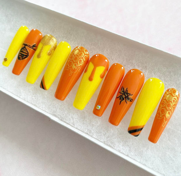 Load image into Gallery viewer, "Buzzing Sweetness"