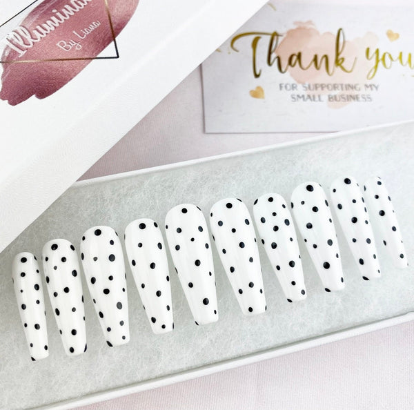 Load image into Gallery viewer, "Polka Dot Me" - illuminatebyliana