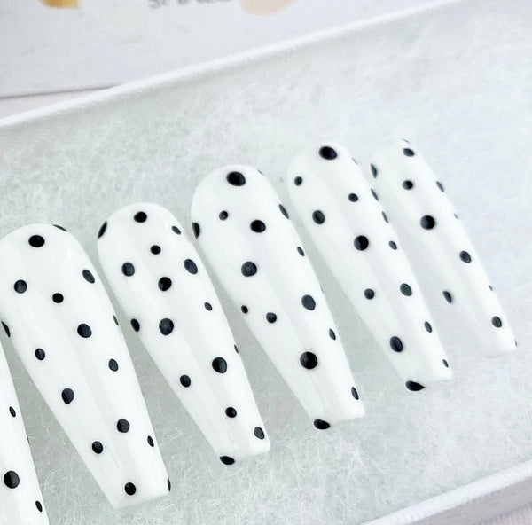 Load image into Gallery viewer, "Polka Dot Me" - illuminatebyliana