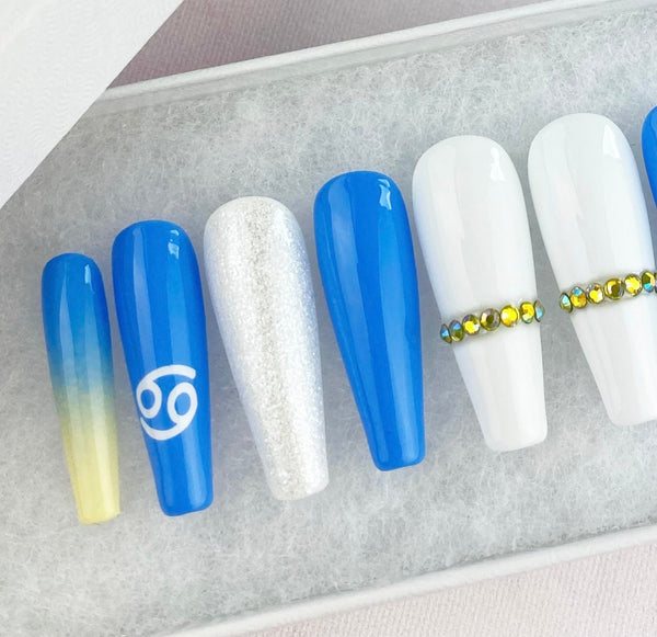 Load image into Gallery viewer, "Cancer Zodiac" Nails - illuminatebyliana