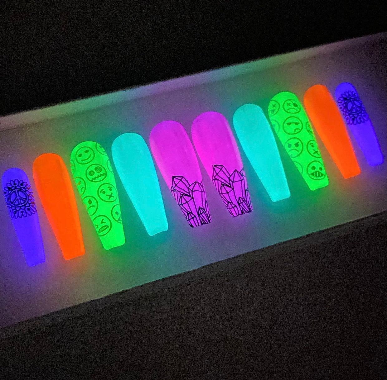 glow in the dark stick on nails