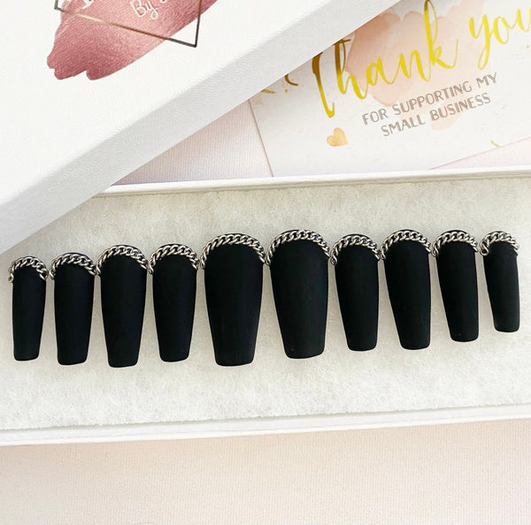 Load image into Gallery viewer, "Chain Obsessed" Black Matte - illuminatebyliana