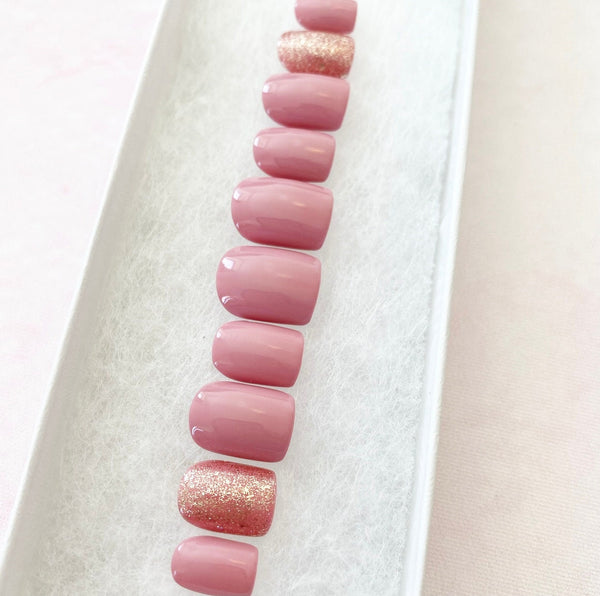 Load image into Gallery viewer, "Pinky Glitter" - illuminatebyliana