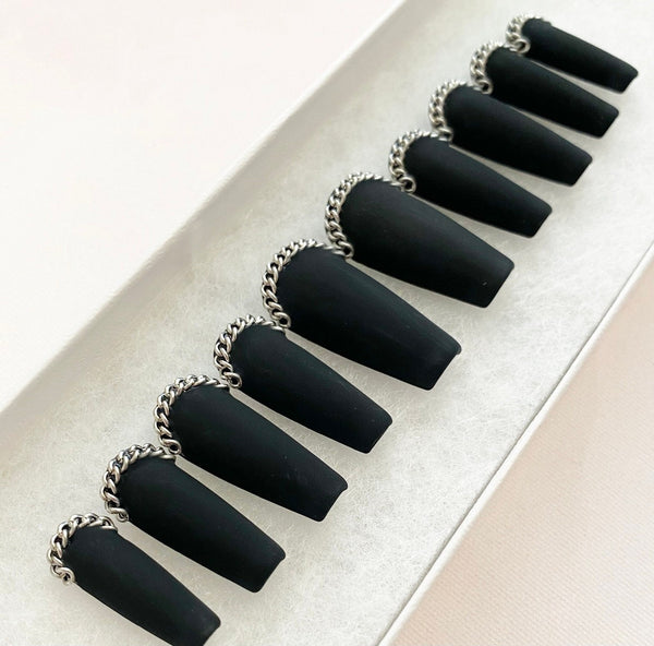 Load image into Gallery viewer, "Chain Obsessed" Black Matte - illuminatebyliana