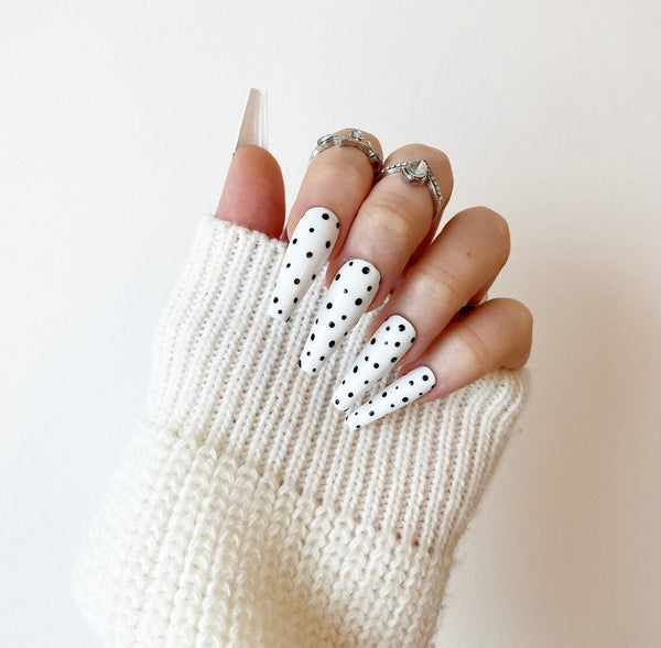 Load image into Gallery viewer, "Polka Dot Me" - illuminatebyliana