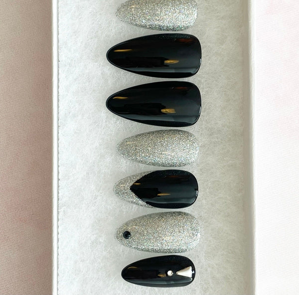 Load image into Gallery viewer, "Glitter French" Black & Silver - illuminatebyliana