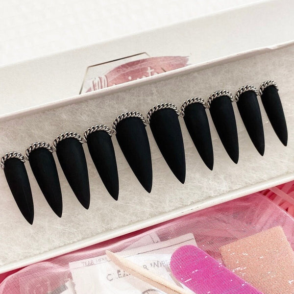 Load image into Gallery viewer, "Chain Obsessed" Black Matte - illuminatebyliana