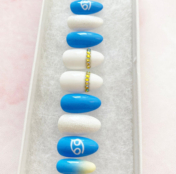 Load image into Gallery viewer, "Cancer Zodiac" Nails - illuminatebyliana