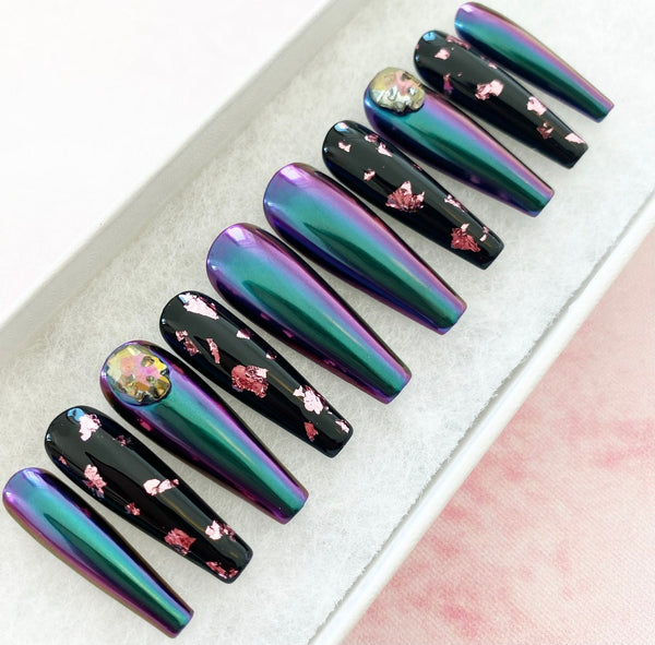 Load image into Gallery viewer, "Skull But Pretty" with 3D Skull & Gold Leaf - illuminatebyliana