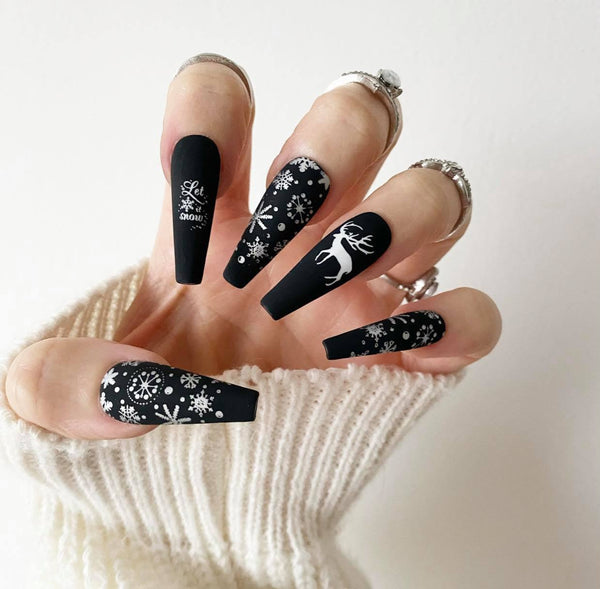 Load image into Gallery viewer, "Is It Midnight Yet?" Christmas Holiday Nails - illuminatebyliana
