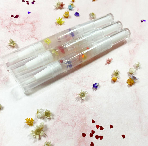 Load image into Gallery viewer, Cuticle Oil: FLOWERS &amp; LOVE HEARTS. Cupcake Scent
