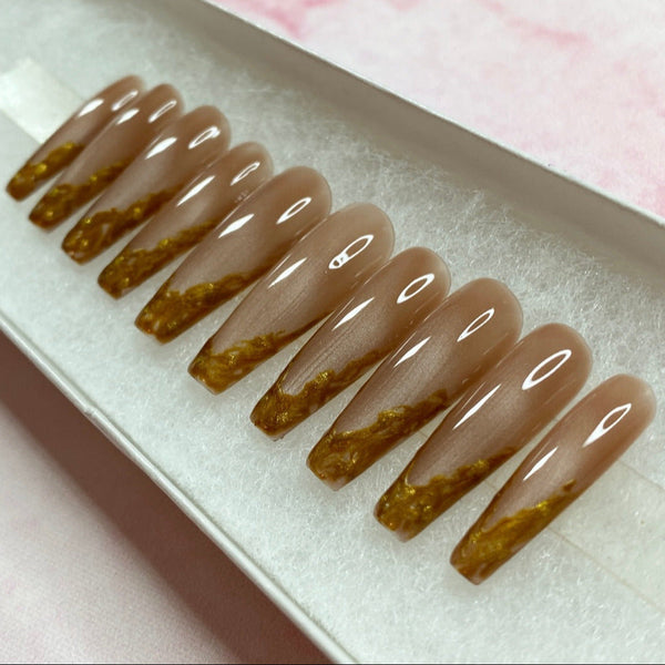 Load image into Gallery viewer, &quot;Champagne Kiss&quot;
